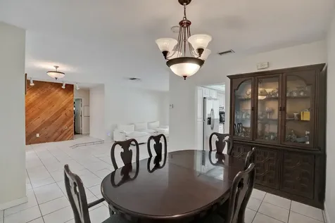 5200 SW 8th Street Plantation FL 33317