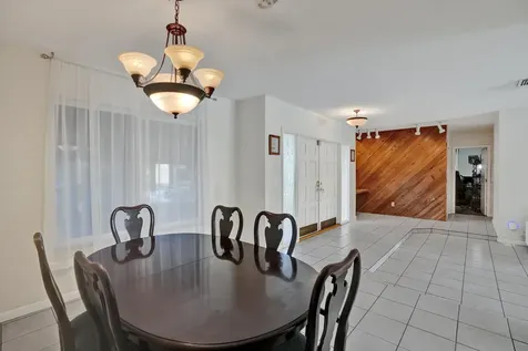5200 SW 8th Street Plantation FL 33317