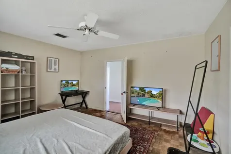5200 SW 8th Street Plantation FL 33317