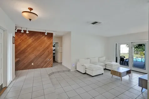 5200 SW 8th Street Plantation FL 33317