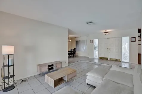 5200 SW 8th Street Plantation FL 33317