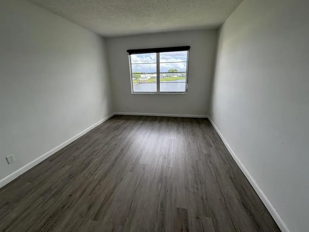 1112 Lake Terrace Boynton Beach FL 33426