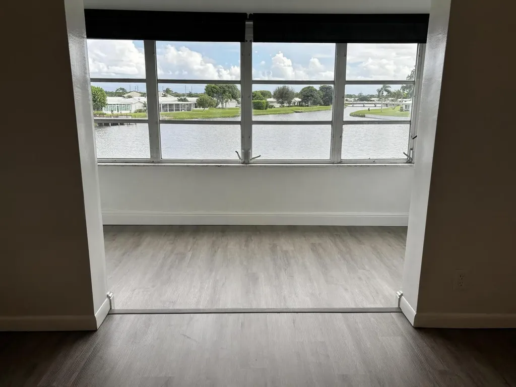1112 Lake Terrace Boynton Beach FL 33426