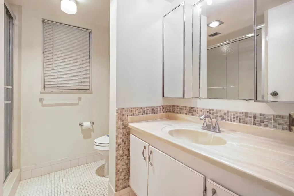 3951 Via Poinciana Lake Worth FL 33467