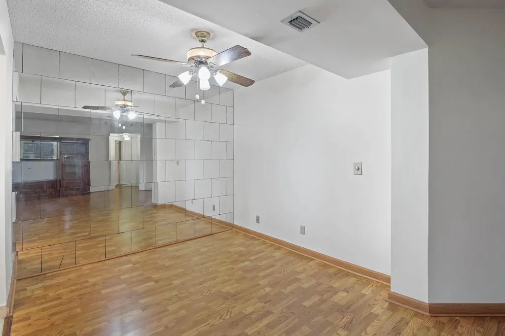 3951 Via Poinciana Lake Worth FL 33467