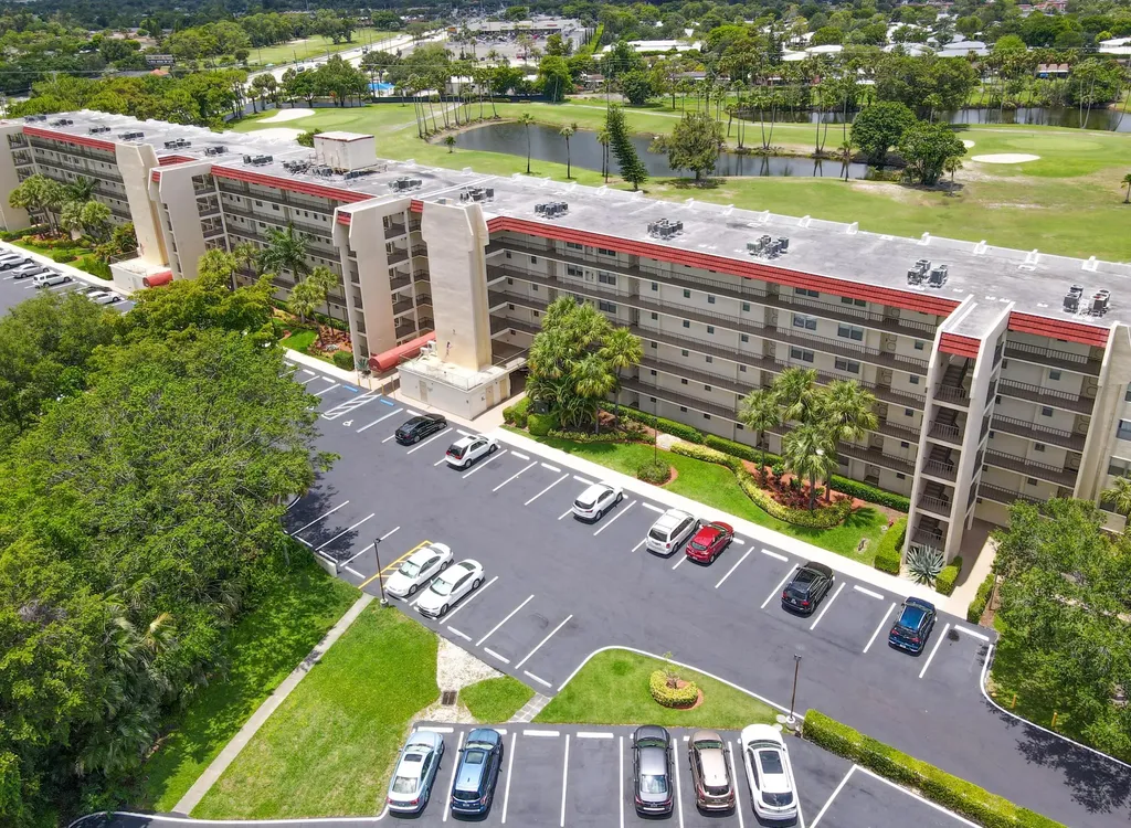 3951 Via Poinciana Lake Worth FL 33467