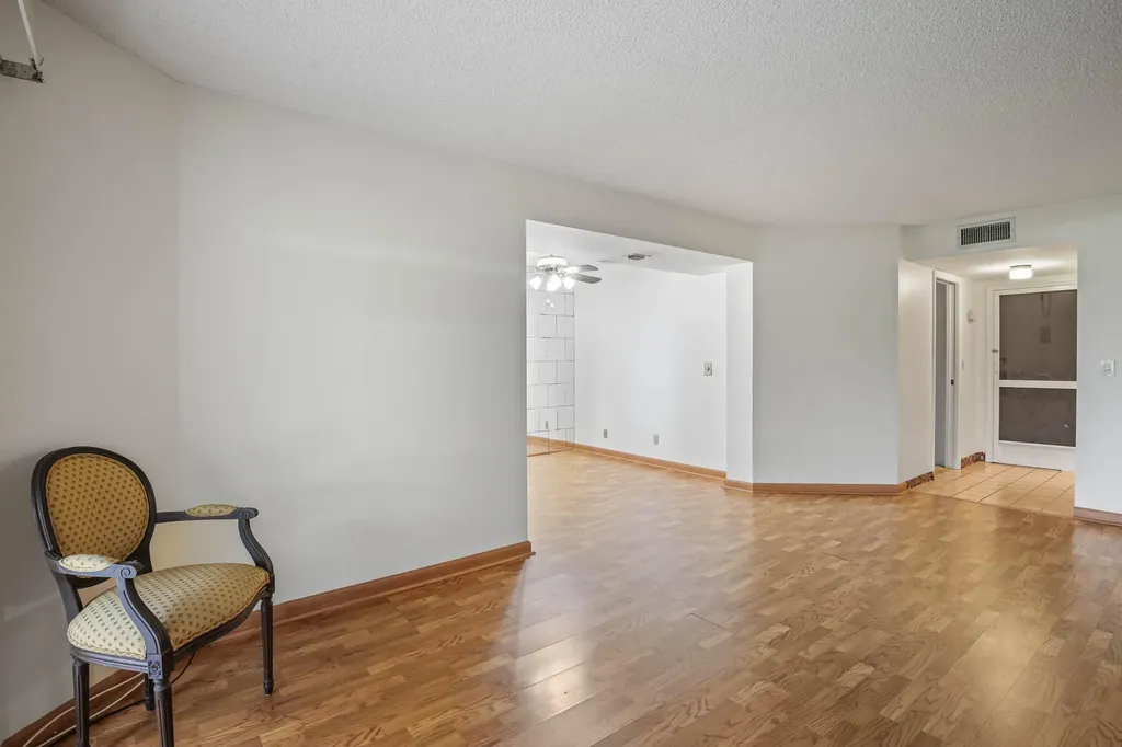 3951 Via Poinciana Lake Worth FL 33467