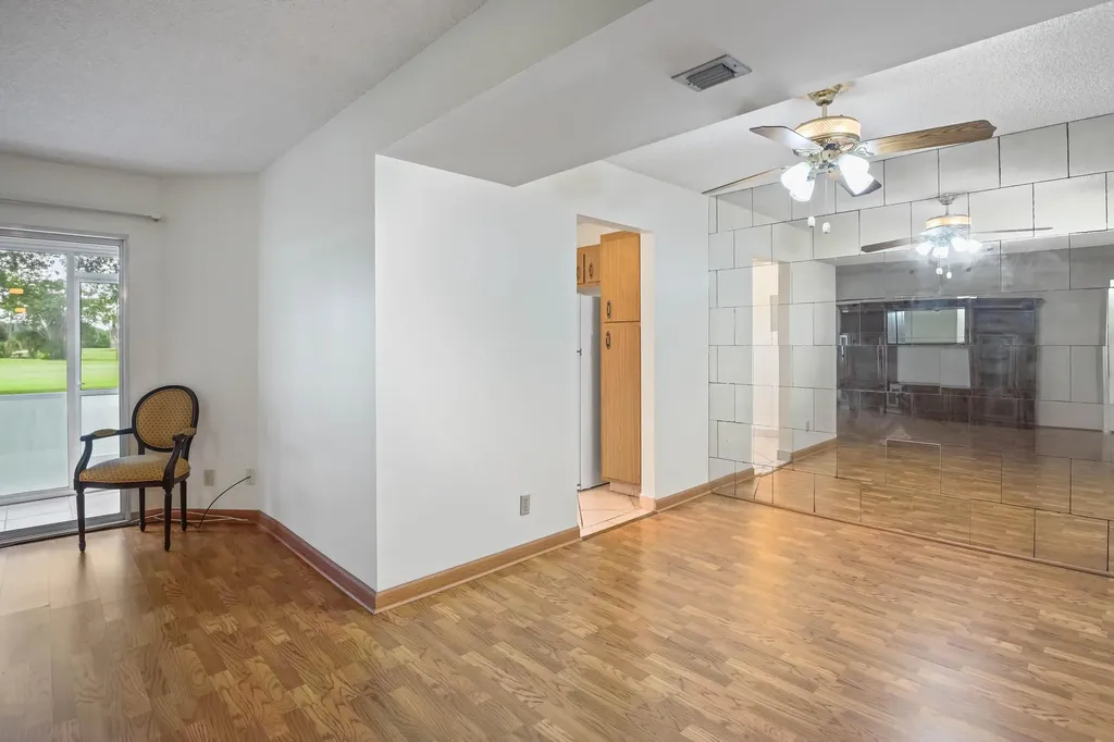 3951 Via Poinciana Lake Worth FL 33467