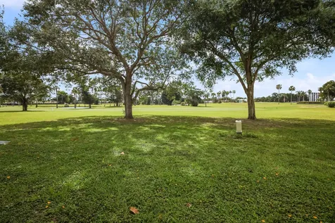 3951 Via Poinciana Lake Worth FL 33467