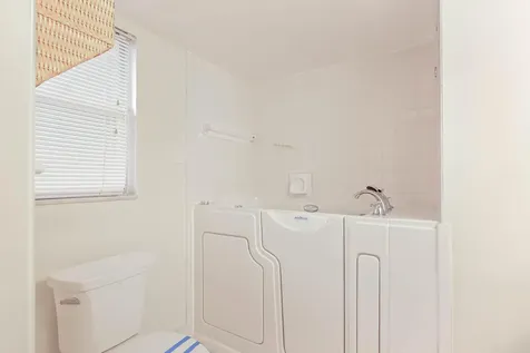 3951 Via Poinciana Lake Worth FL 33467