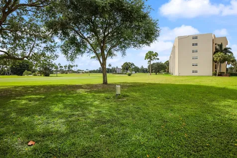 3951 Via Poinciana Lake Worth FL 33467