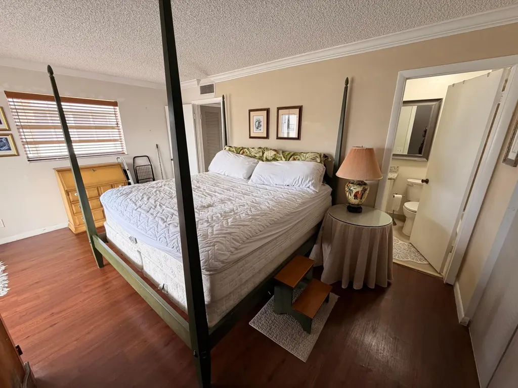 569 Normandy L Delray Beach FL 33484