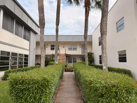 569 Normandy L Delray Beach FL 33484