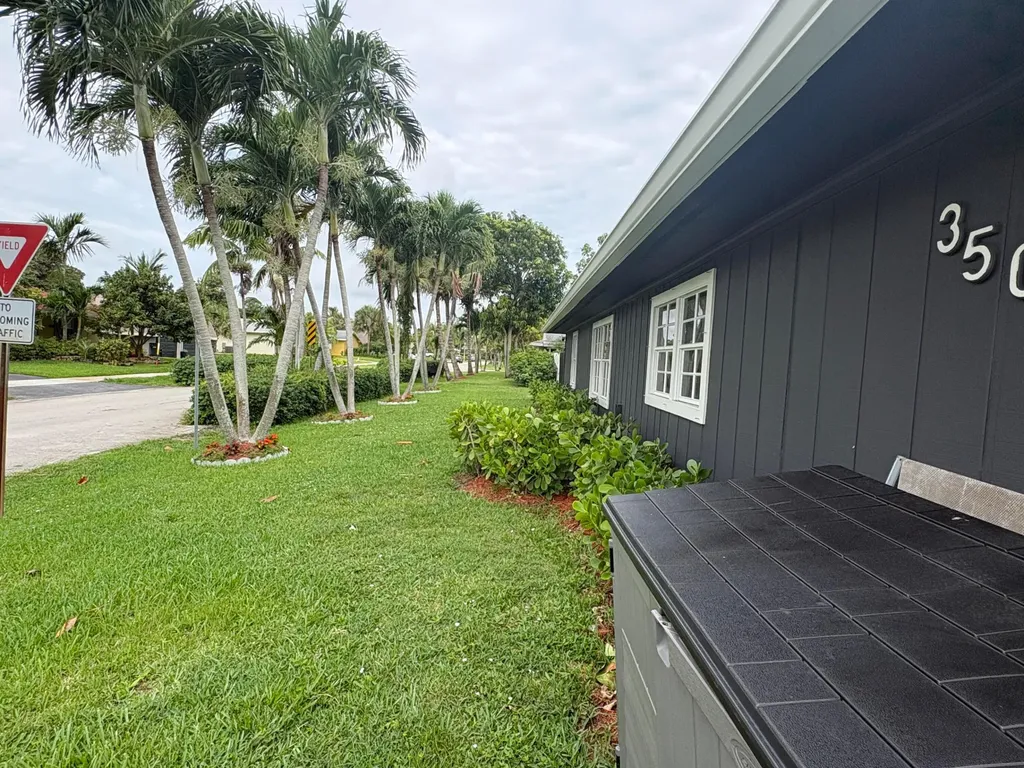 3501 Boulevard Delray Beach FL 33445