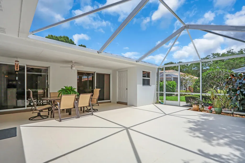 7904 Chapman Oak Court Palm Beach Gardens FL 33410