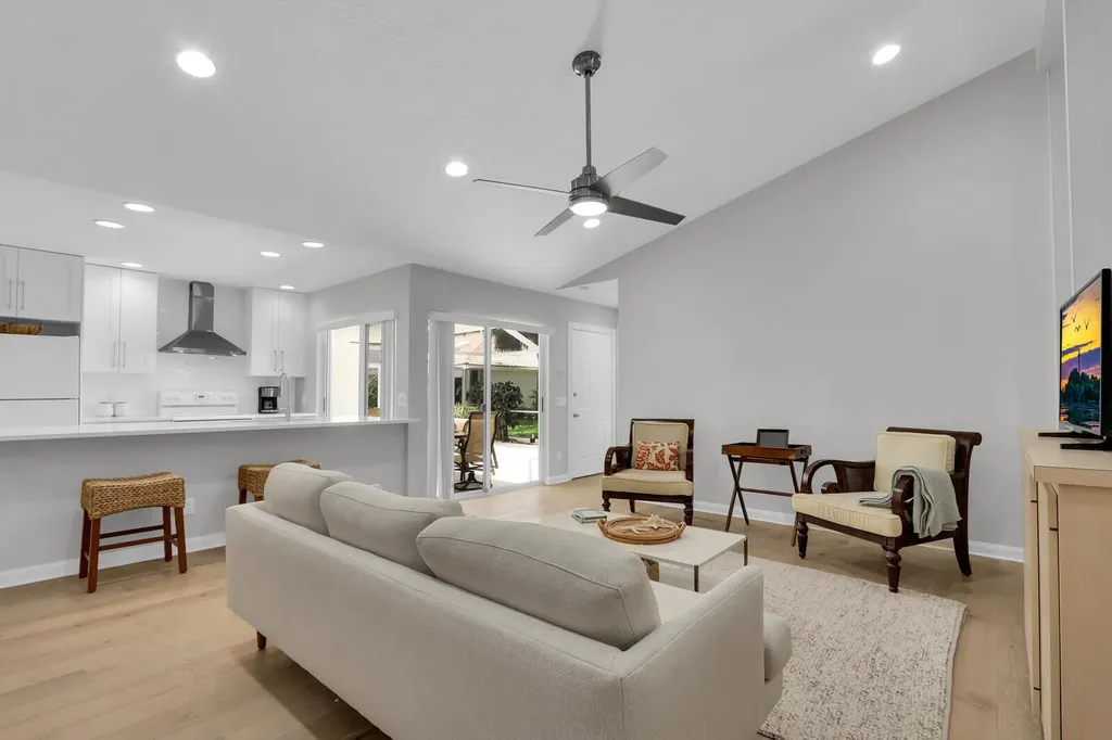 7904 Chapman Oak Court Palm Beach Gardens FL 33410