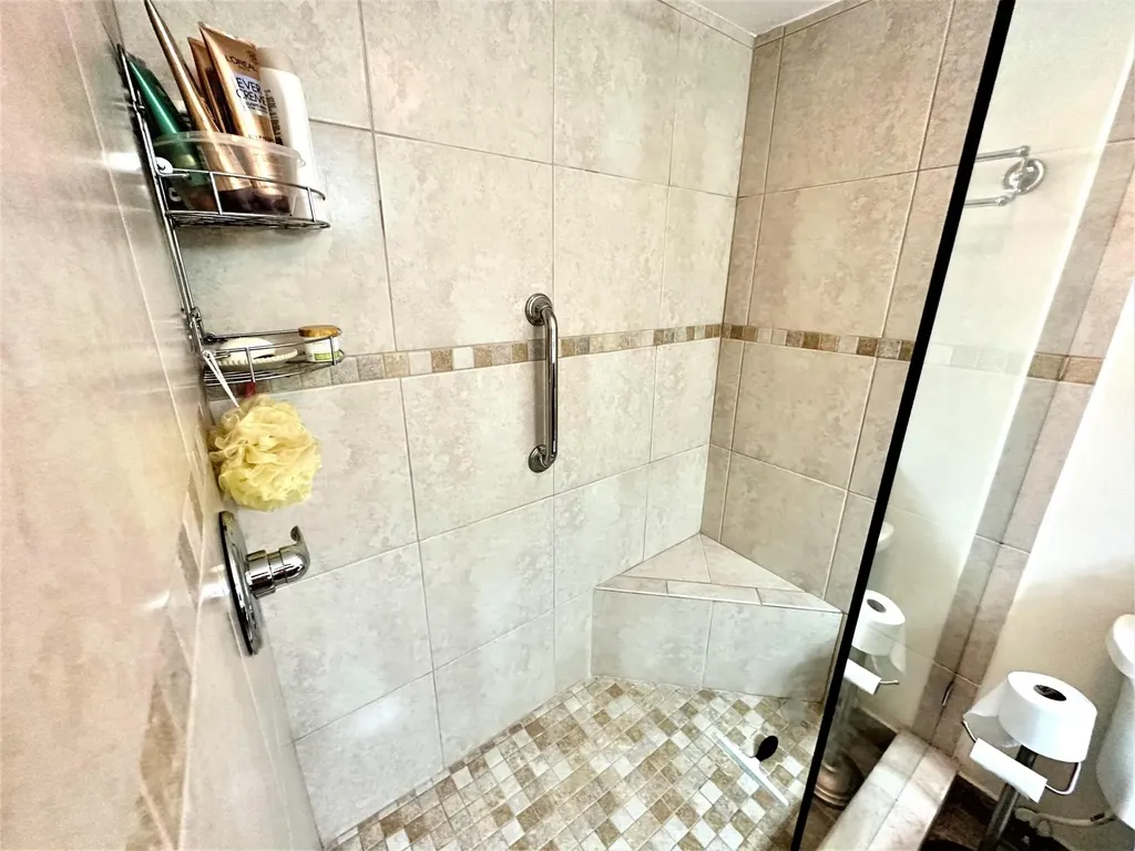 18 Colonial Club Drive Boynton Beach FL 33435