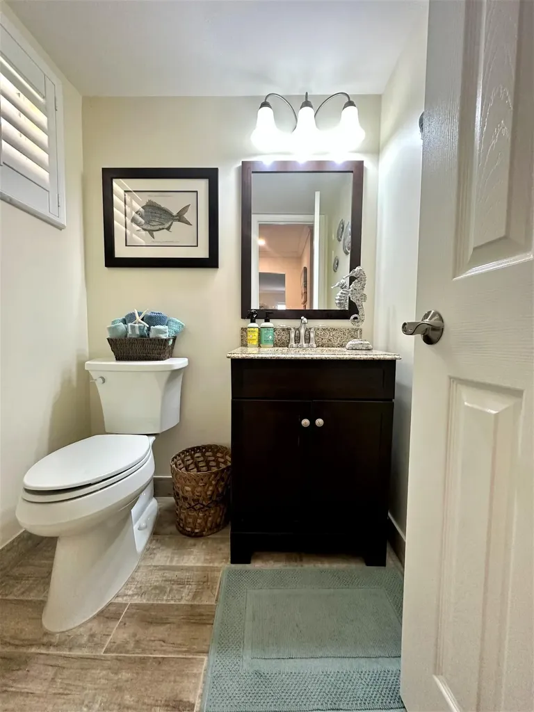 18 Colonial Club Drive Boynton Beach FL 33435