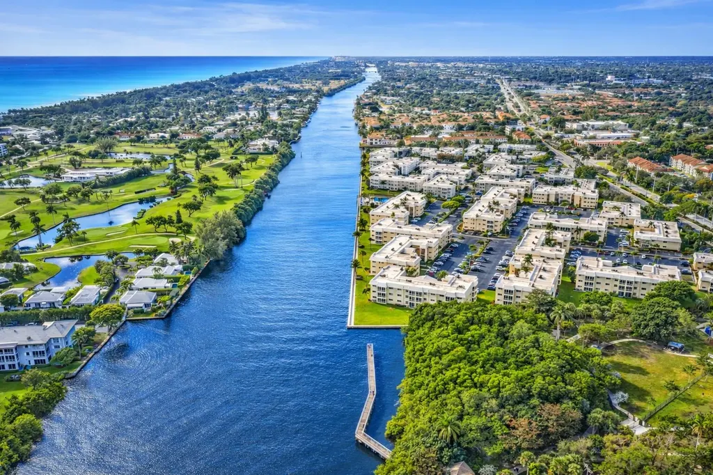 18 Colonial Club Drive Boynton Beach FL 33435