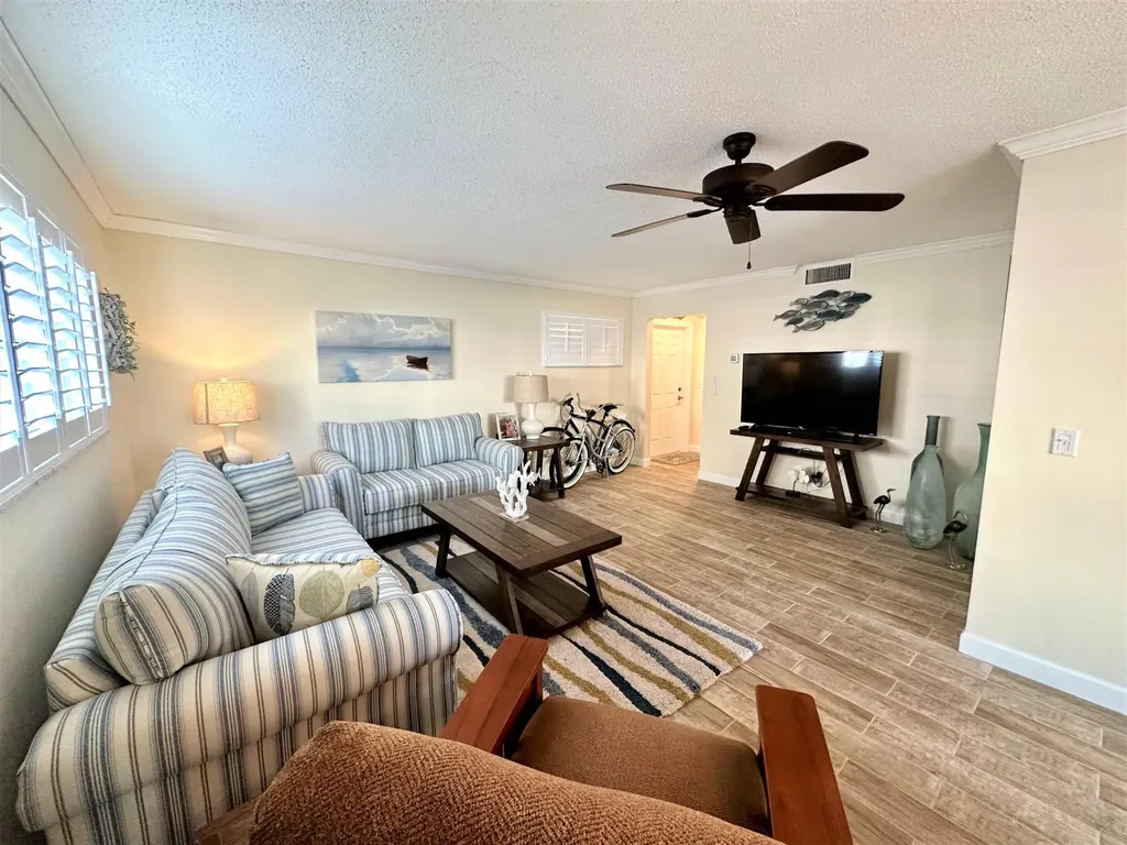 18 Colonial Club Drive Boynton Beach FL 33435
