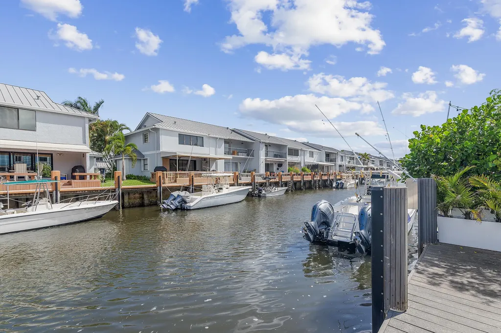 718 Rider Road Boynton Beach FL 33435