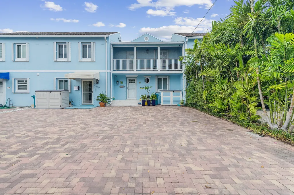 718 Rider Road Boynton Beach FL 33435