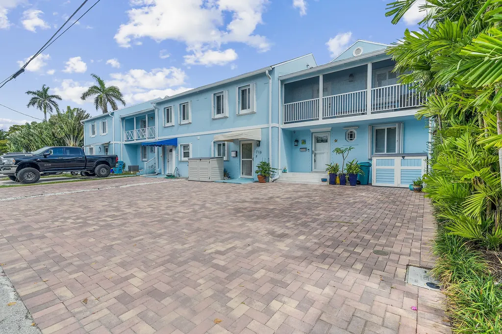 718 Rider Road Boynton Beach FL 33435