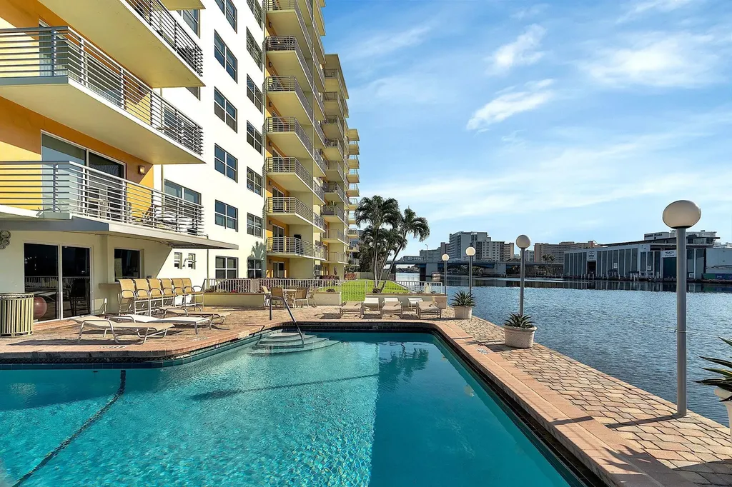 2900 NE 30th Street Fort Lauderdale FL 33306