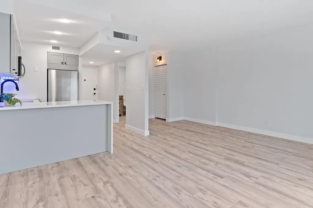 2900 NE 30th Street Fort Lauderdale FL 33306