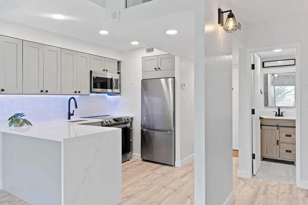 2900 NE 30th Street Fort Lauderdale FL 33306