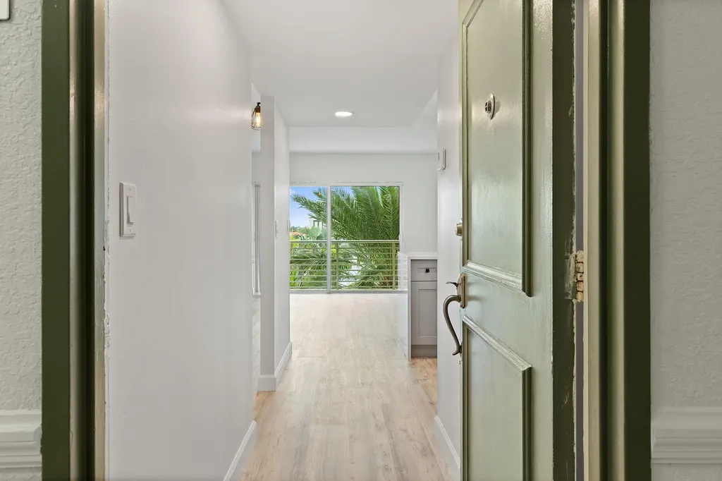 2900 NE 30th Street Fort Lauderdale FL 33306