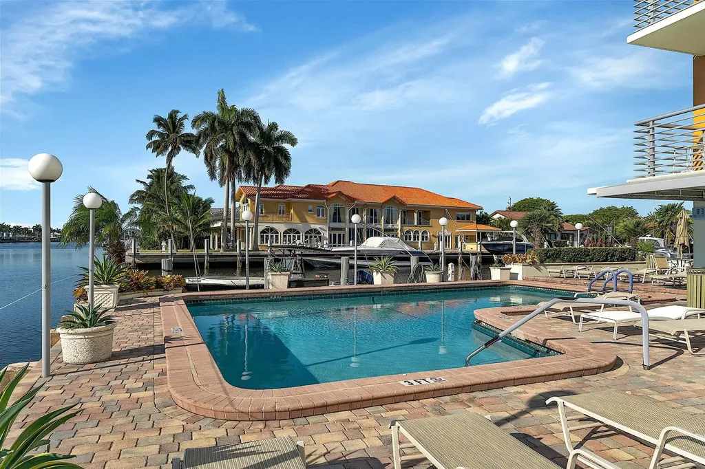 2900 NE 30th Street Fort Lauderdale FL 33306