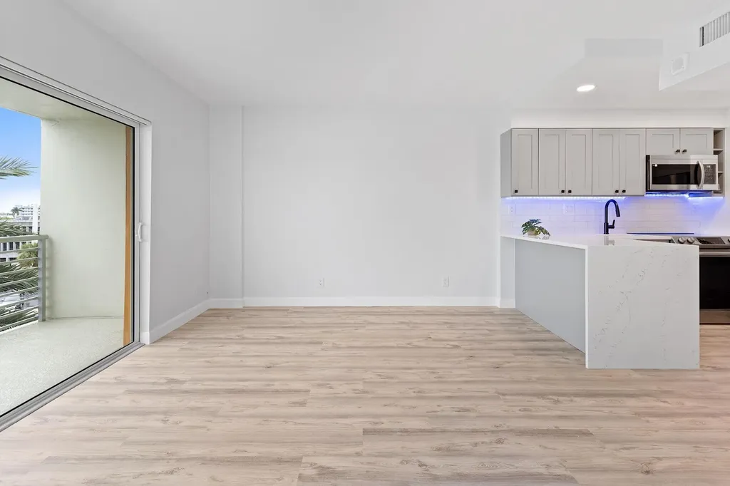 2900 NE 30th Street Fort Lauderdale FL 33306