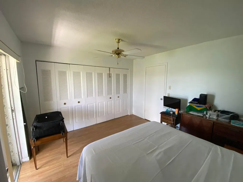 71 Berkshire West Palm Beach FL 33417