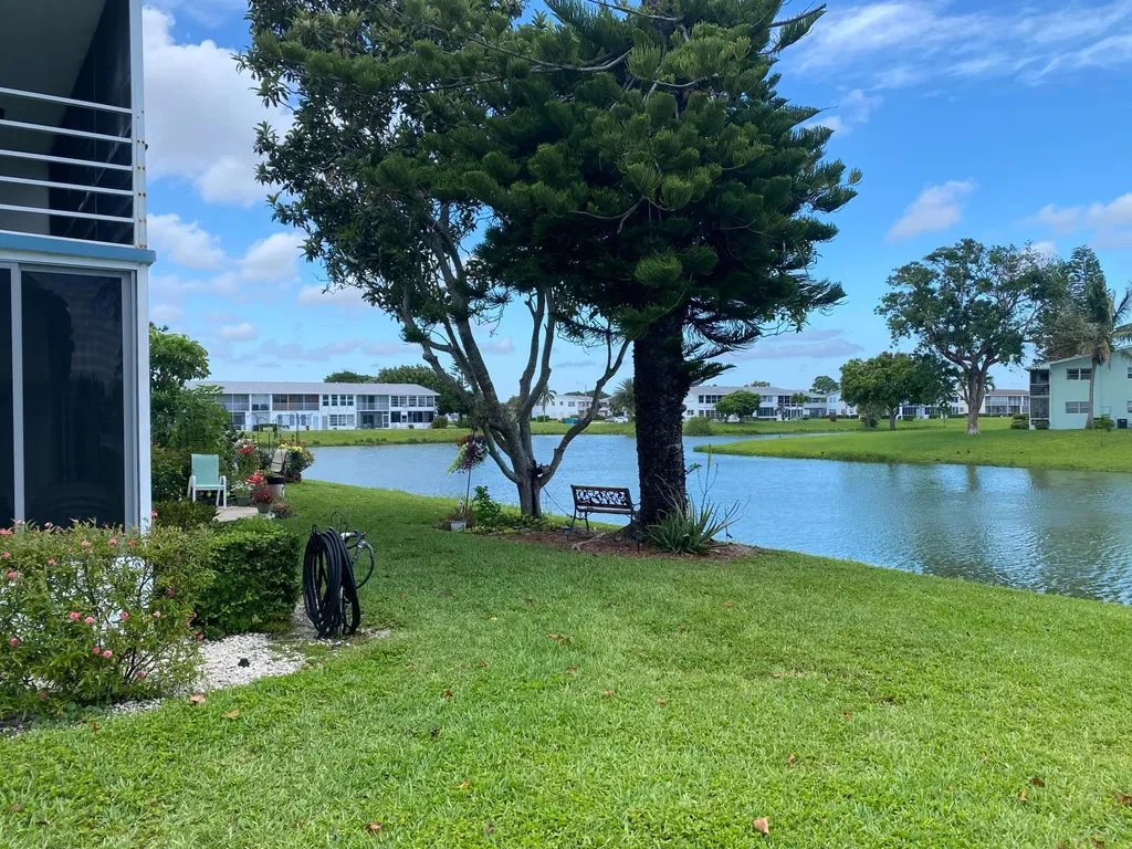 71 Berkshire West Palm Beach FL 33417