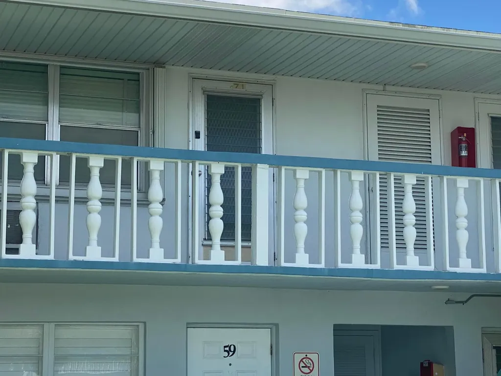 71 Berkshire West Palm Beach FL 33417