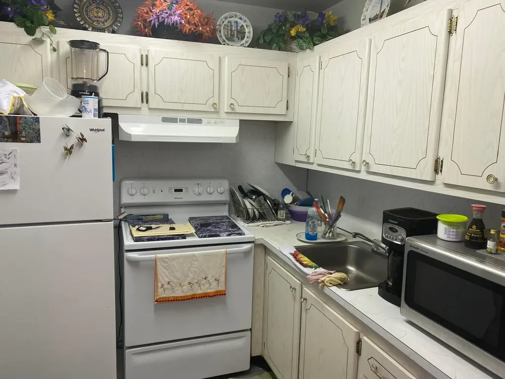 71 Berkshire West Palm Beach FL 33417