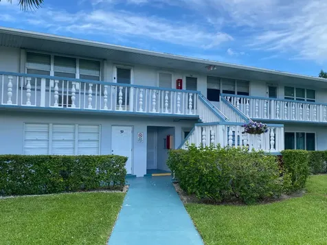 71 Berkshire West Palm Beach FL 33417