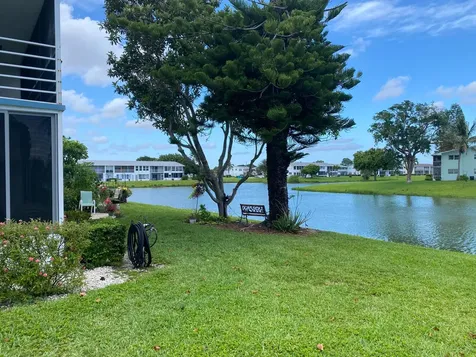 71 Berkshire West Palm Beach FL 33417