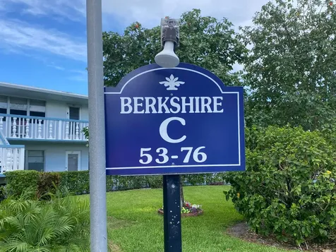 71 Berkshire West Palm Beach FL 33417