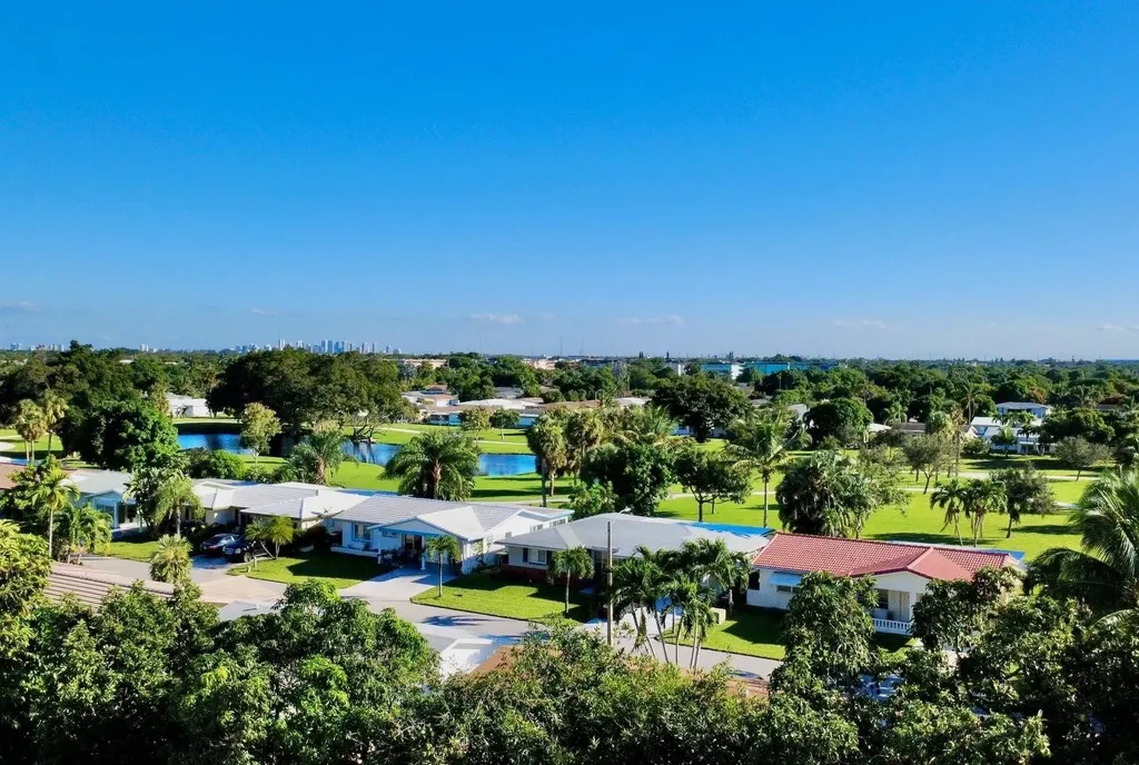 4510 NW 46th Street Tamarac FL 33319