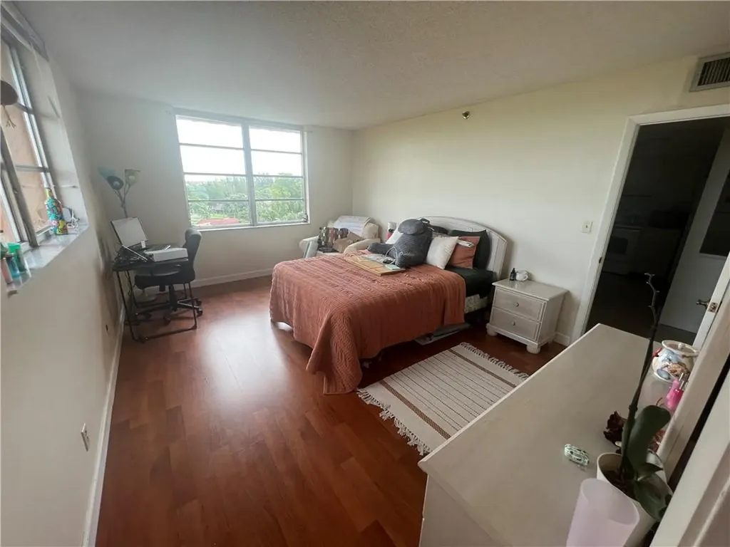 3001 W Rolling Hills Circle Davie FL 33328