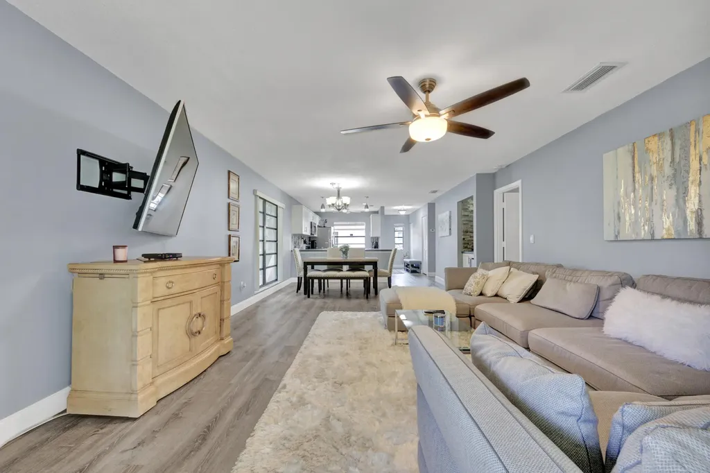 21866 Cypress Circle Boca Raton FL 33433