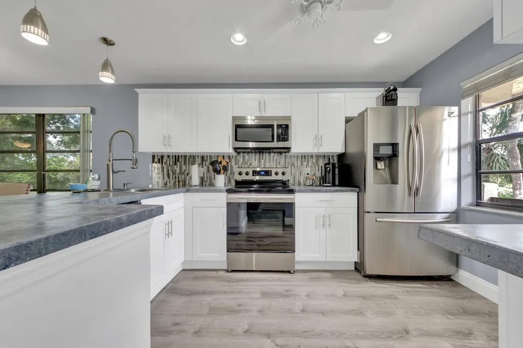 21866 Cypress Circle Boca Raton FL 33433