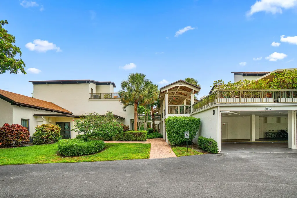 830 Greensward Court Delray Beach FL 33445