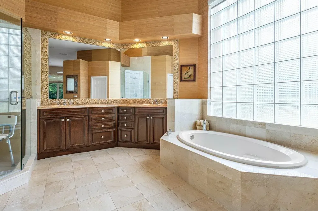 6263 NW 43rd Terrace Boca Raton FL 33496