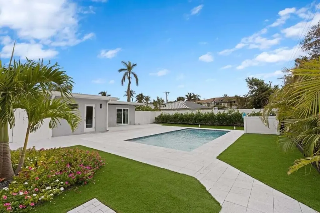 2312 Spanish Trail Delray Beach FL 33483