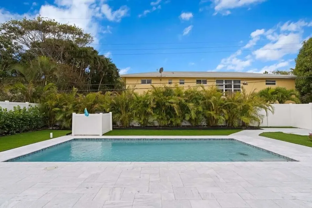 2312 Spanish Trail Delray Beach FL 33483