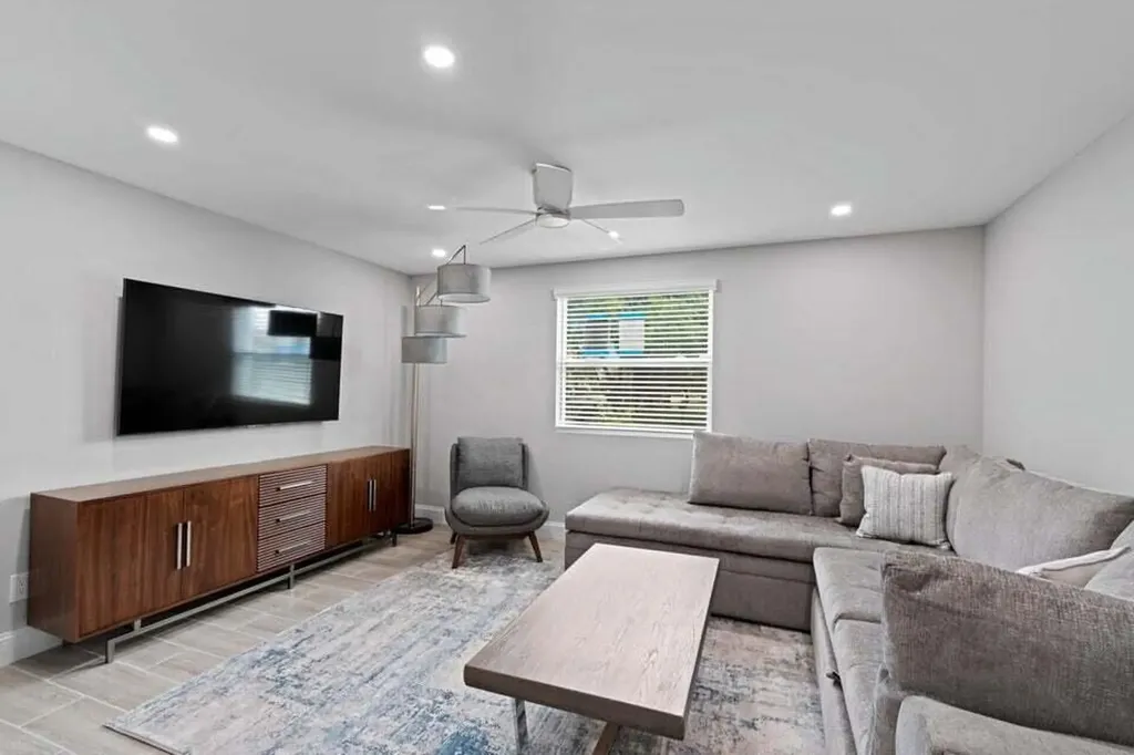 2312 Spanish Trail Delray Beach FL 33483