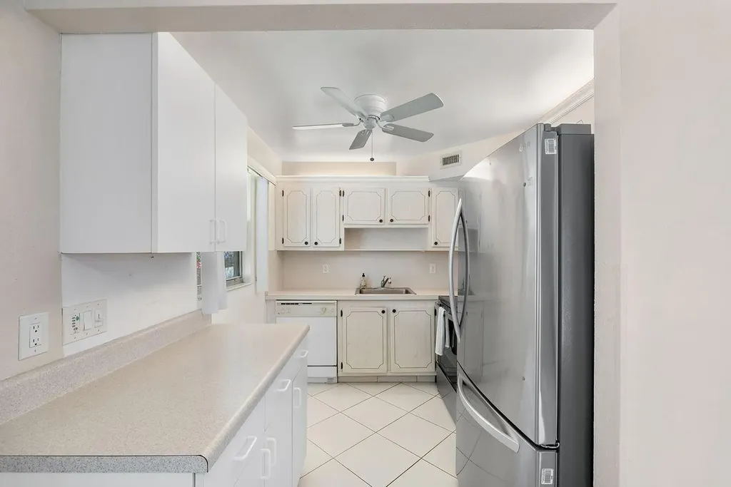 9 Valencia Trail Delray Beach FL 33446